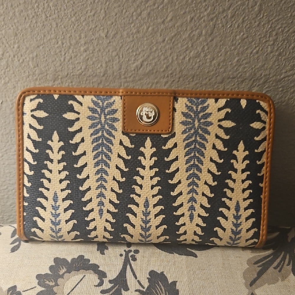 Spartina 449 Blue and Tan Leaf Pattern Wallet
